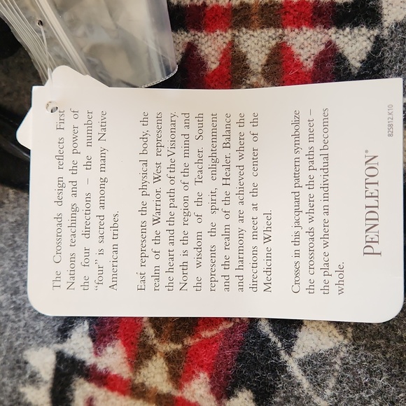 Fantastic NWT Pendleton Wool Crossroads Native American Design Vest ♥️🖤 - Picture 9 of 16